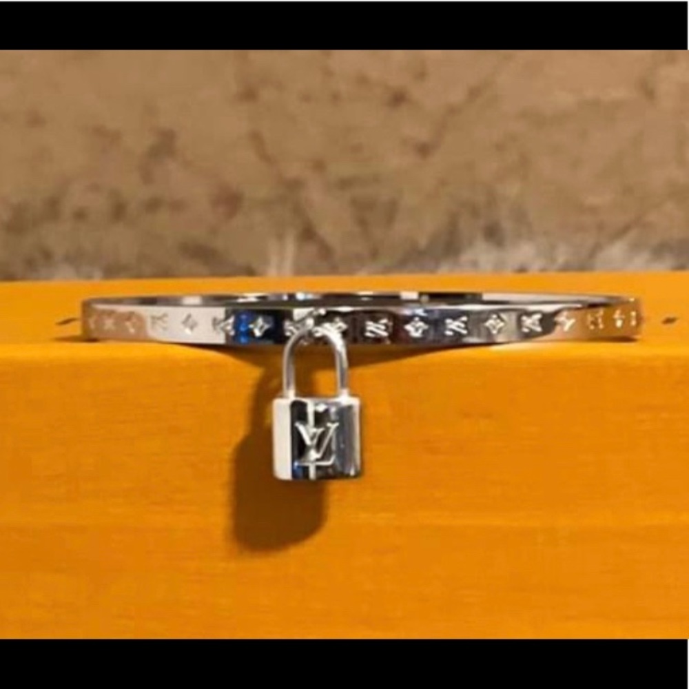 Silver bangle bracelet